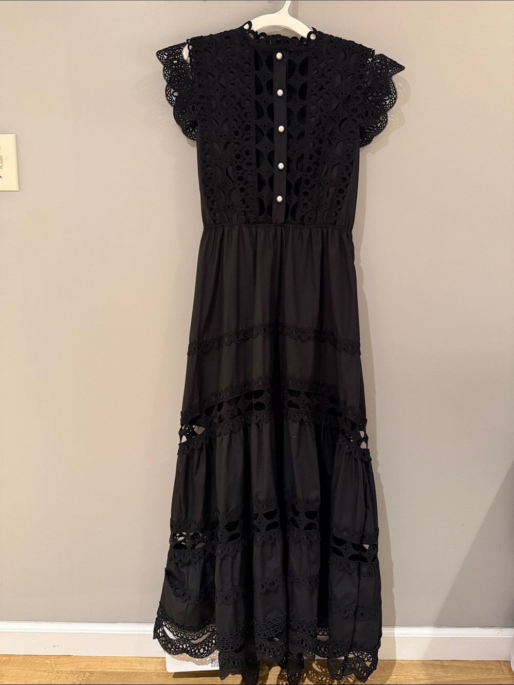 🆕 Black Lace Maxi Dress with Scalloped Sleeves - Women NWT
